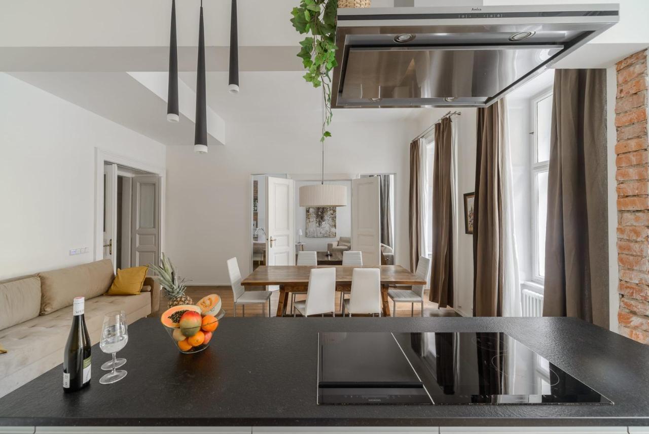 Apartament Luxury Three-room