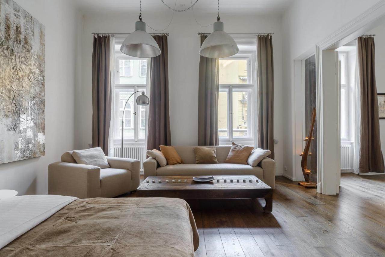Luxury Three-room Apartament Praga